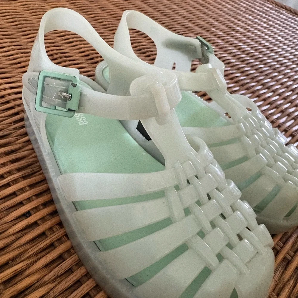 Mini Melissa super cute
